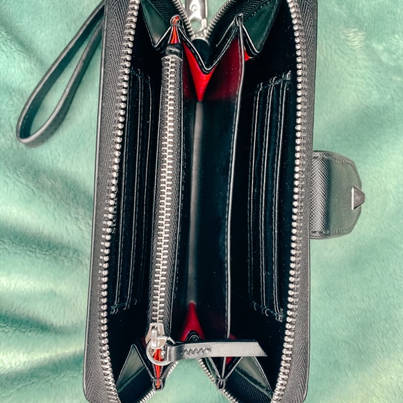 Madison Tech Wallet - Black/White | Stella & Dot - Picture 6 of 10